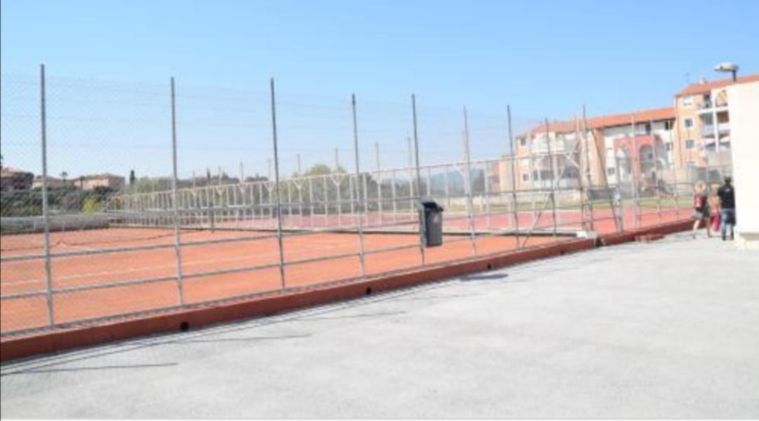 Appartement Au Lagon Bleu A Frejus, Garage, Tennis & Piscine 1200 M2 Bagian luar foto